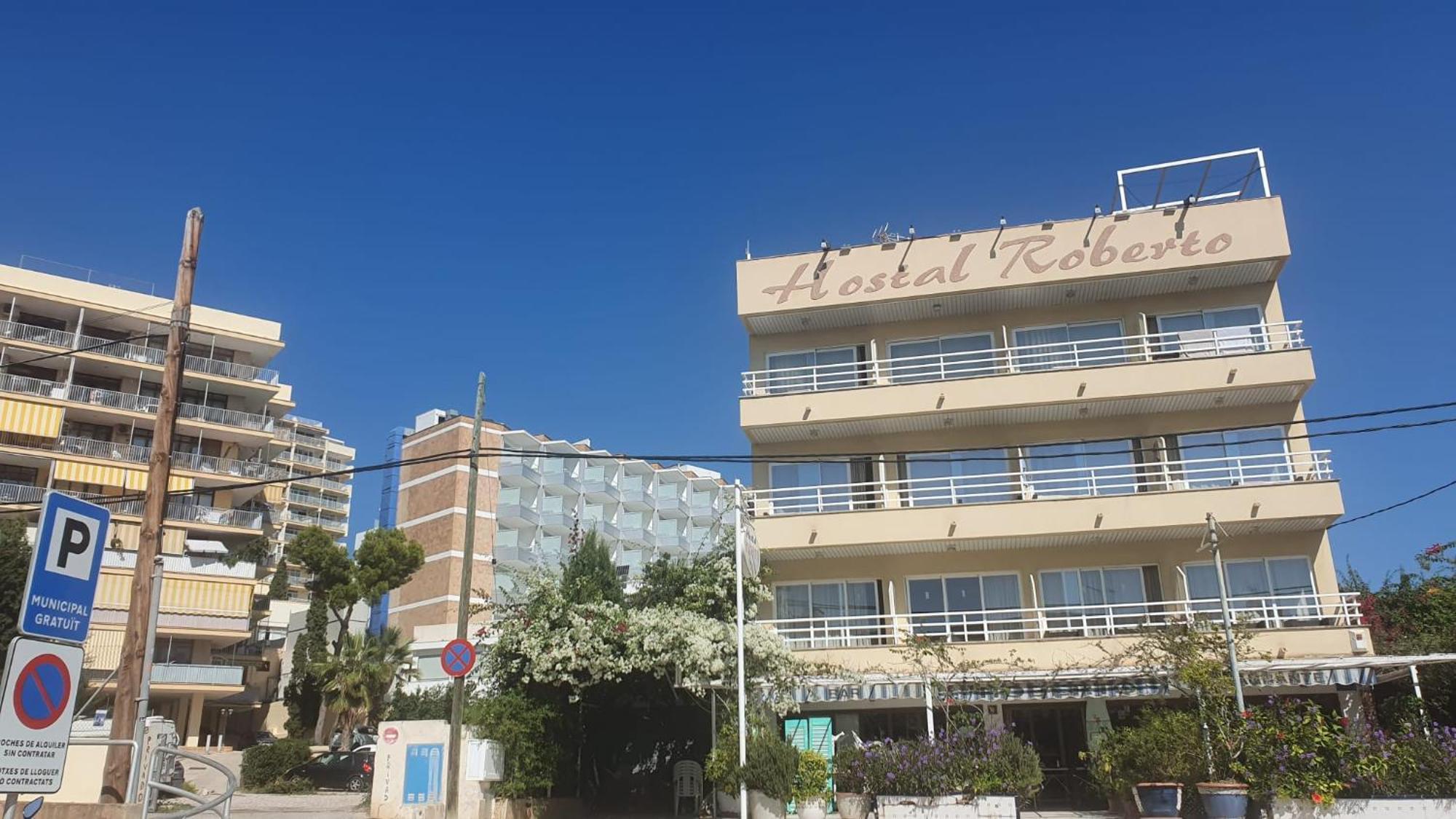 Hostal Roberto Palma Nova  Exterior photo